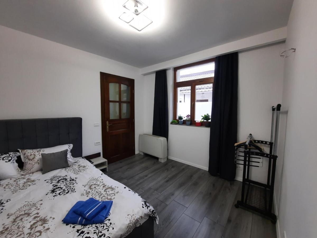 House Side By Side Apartment Brașov Exterior foto