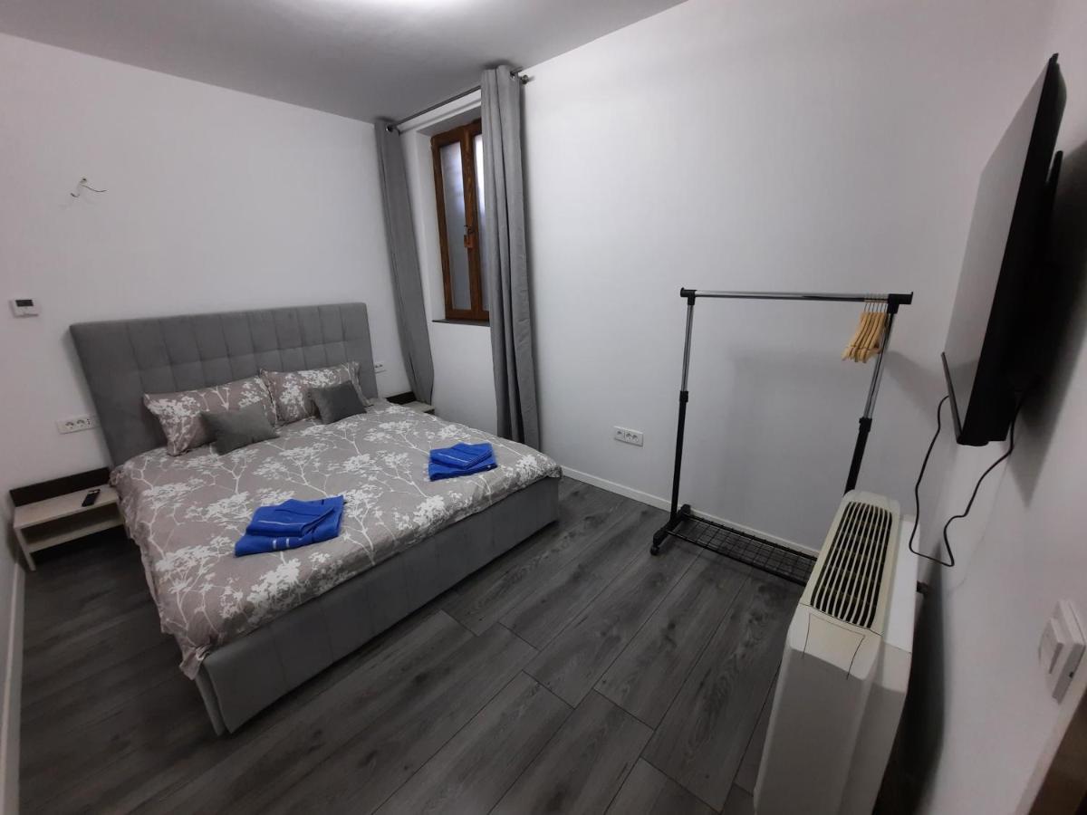 House Side By Side Apartment Brașov Exterior foto
