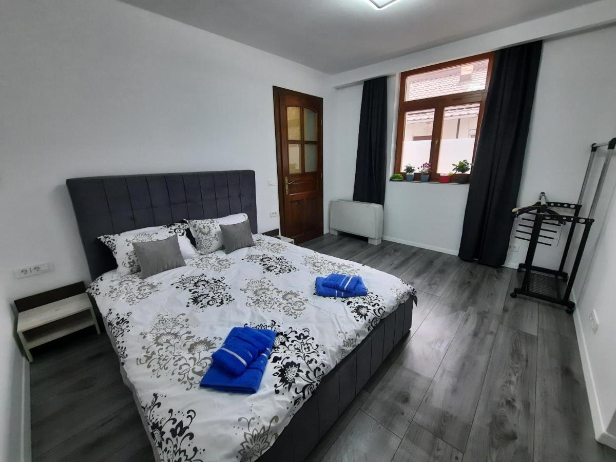 House Side By Side Apartment Brașov Exterior foto